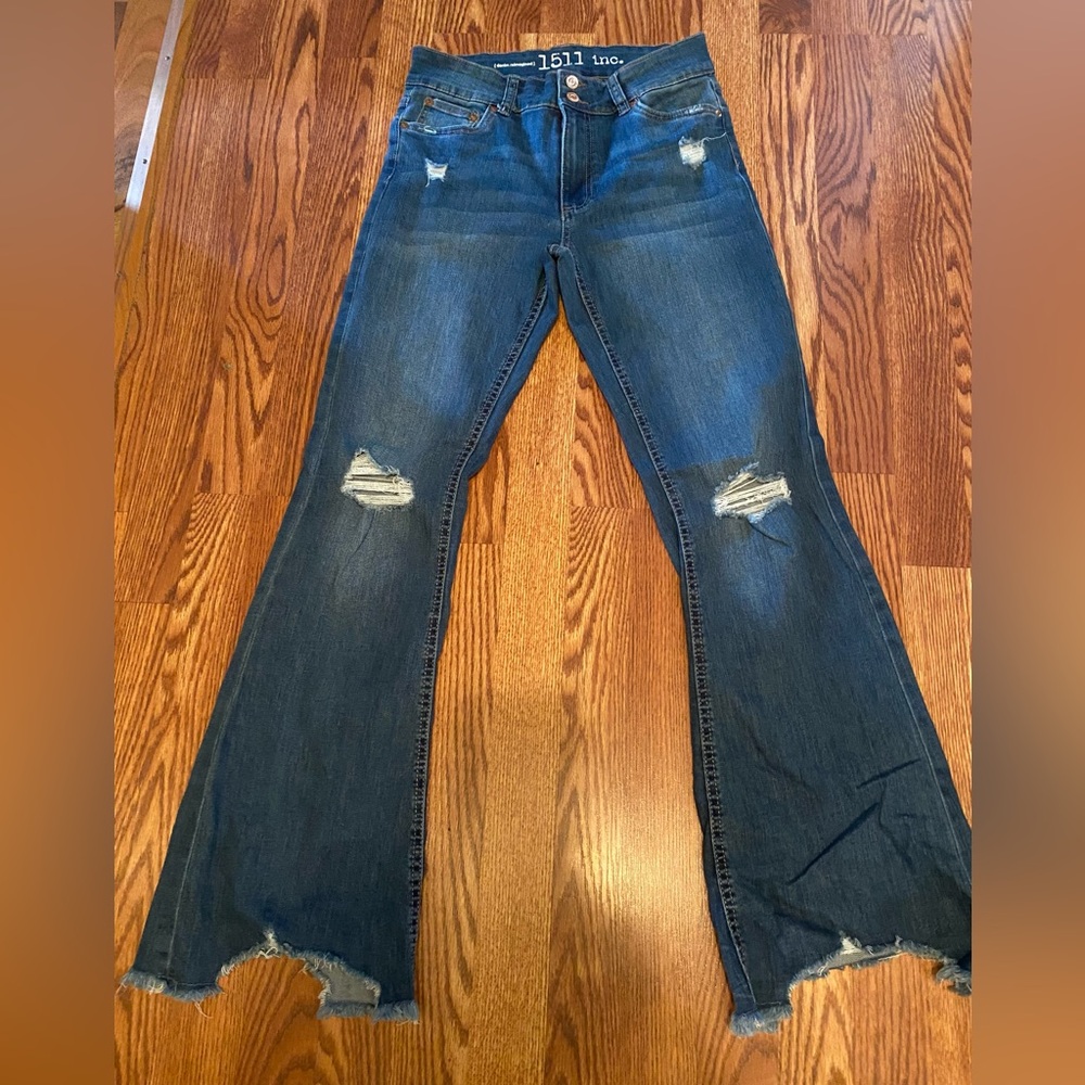 Distressed flare jean. 1511 brand. Size 10.